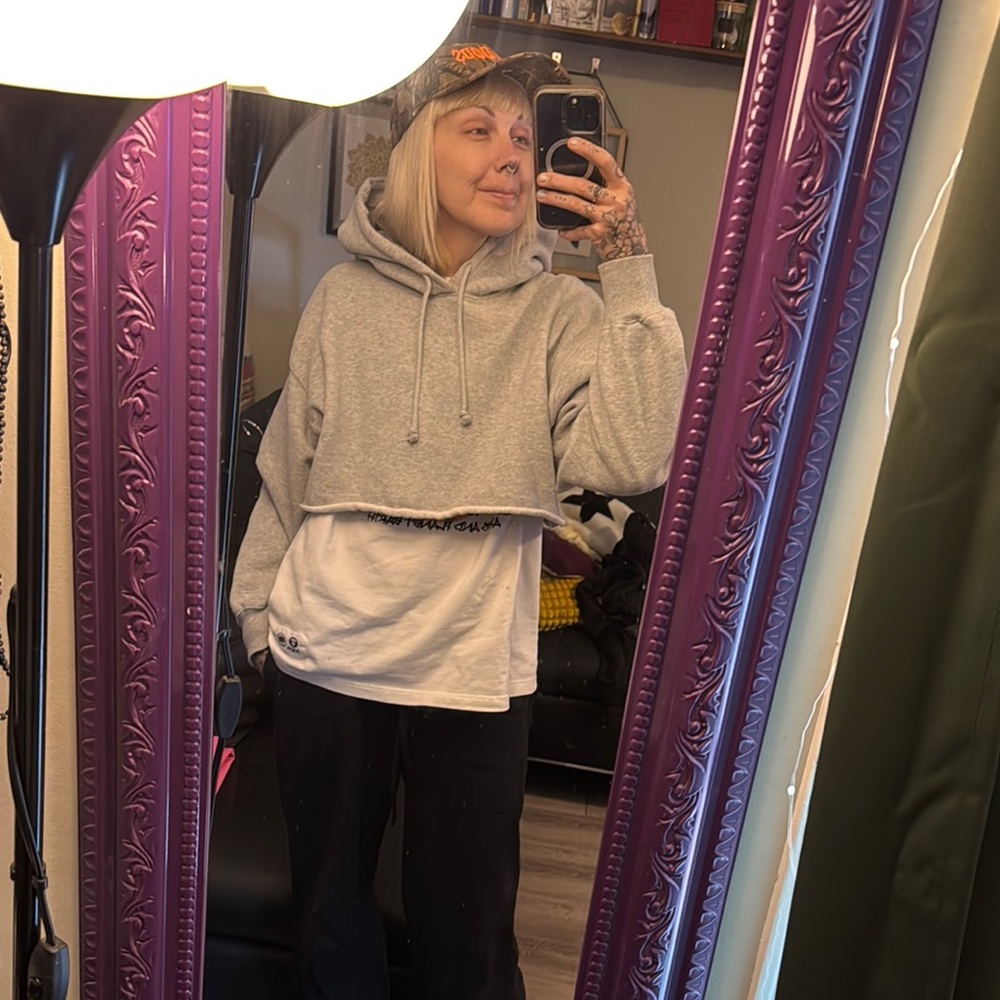 TNA ARITZIA • Cozy AF • Gray Cropped Hoodie • Size 2 (Medium)